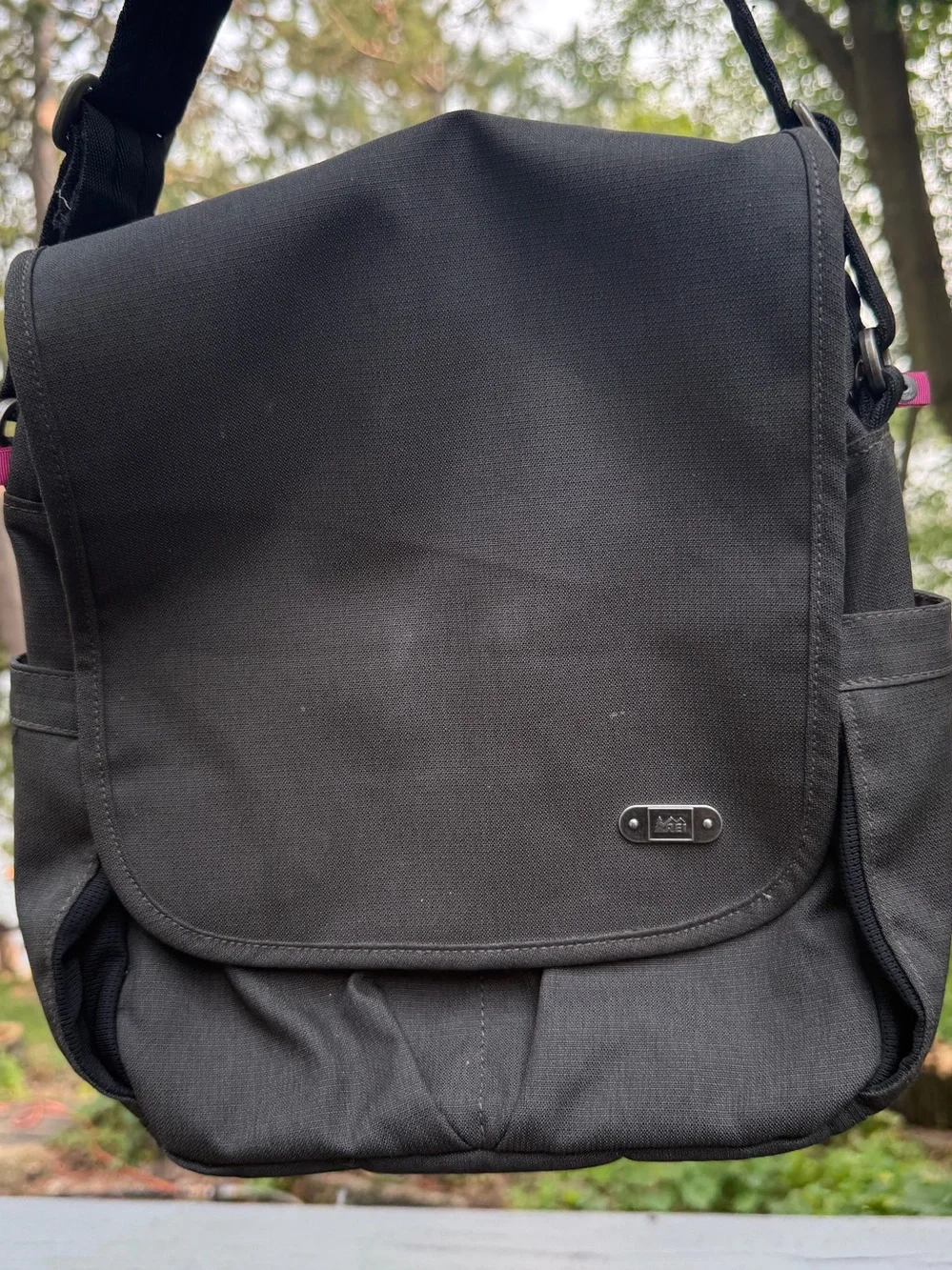 REI Travel Bag Purse Crossbody Lightweight Flap Pockets Hiking Outdoor Camp Gorp